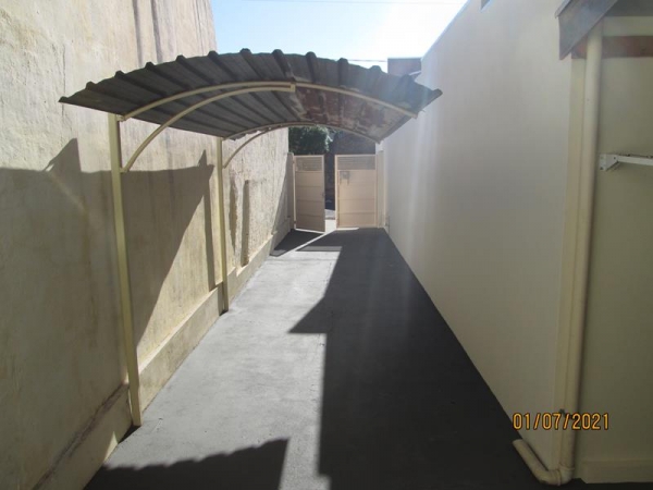 Rua Duarte Ferreira Canha, 335 Fds