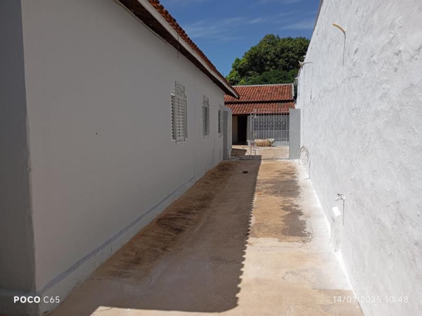 Rua Tiradentes, 784 - fundos 