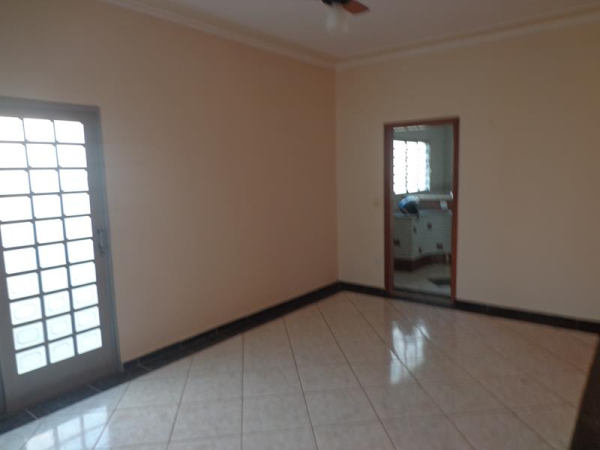 Rua Francisco Costa Serrador, 144