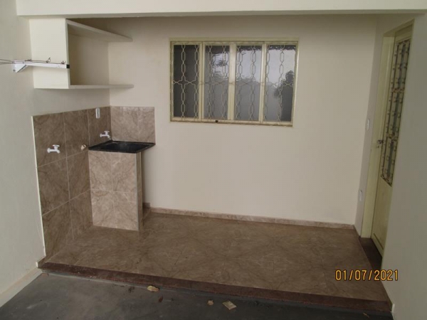 Rua Duarte Ferreira Canha, 335 Fds