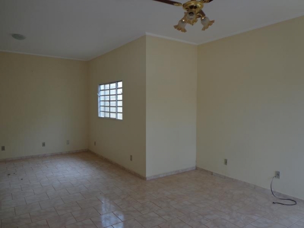 Rua Belmiro Lopes, 75                           Rua Belmiro Lopes, 75