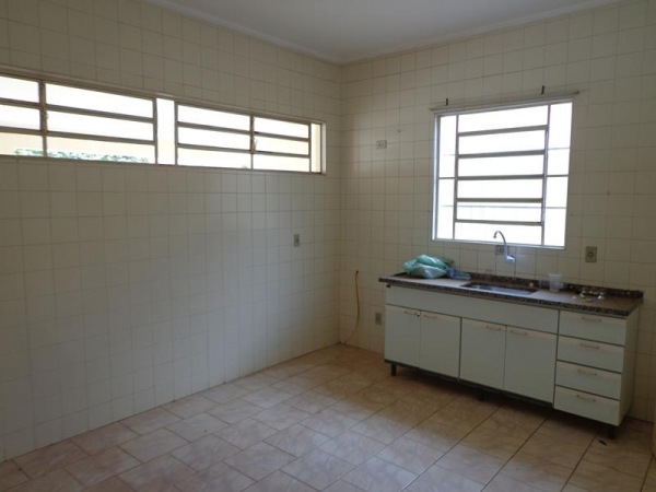 Rua Belmiro Lopes, 75                           Rua Belmiro Lopes, 75