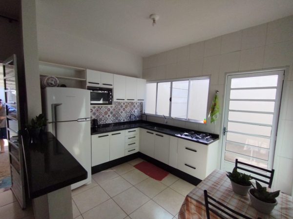 Av Leopoldino Alves Cardoso, 945