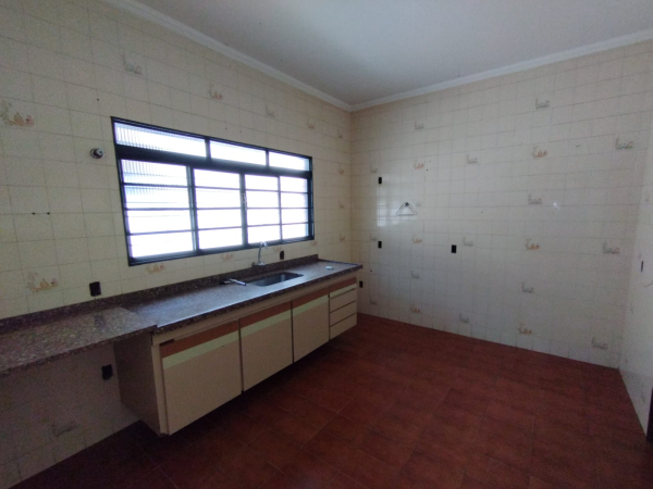 Av Eugenia Montrazi, 109