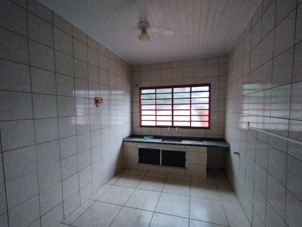 Rua 13 de Maio,  700