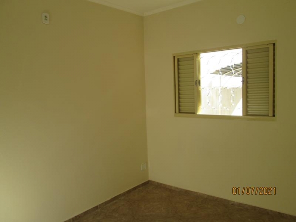 Rua Duarte Ferreira Canha, 335 Fds