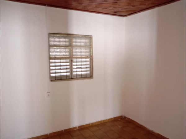 Rua Jeny Teixeira de Souza, 243