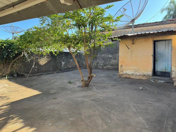 Rua Irmãos Chrisóstomo de Oliveira, 42