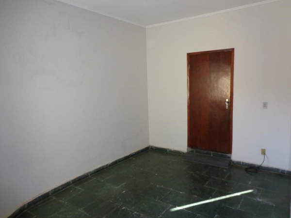 Rua Treze de Maio, 838