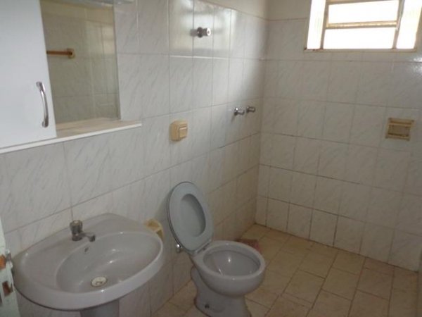 Rua Duarte Ferreira Canha 272
