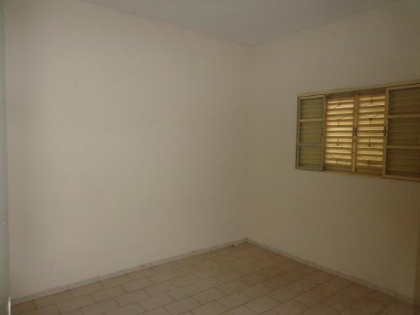 Rua Duarte Ferreira Canha 272