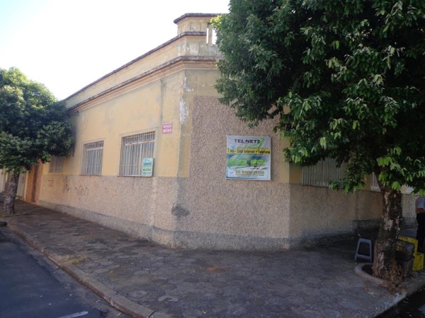 Av. Cunha Cintra 130