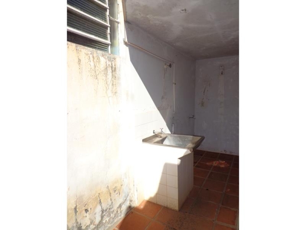 Av. Cunha Cintra 130