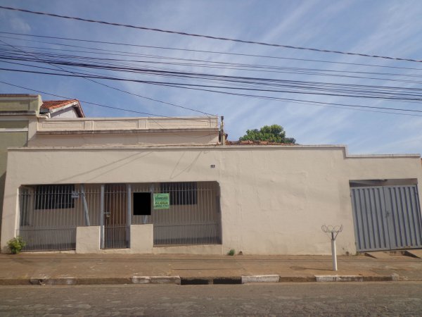 Rua Irmãos Chrisostomo de Oliveira, 15 
