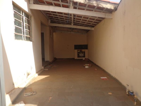Rua Irmãos Chrisostomo de Oliveira, 15 